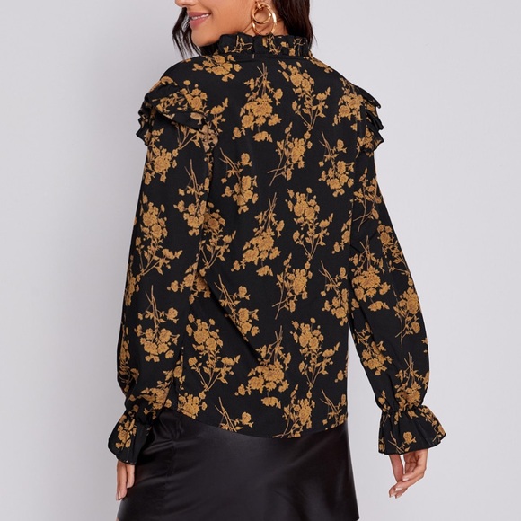 Tops Notched Neck Ruffle Trim Floral Top small new - Picture 2 of 3